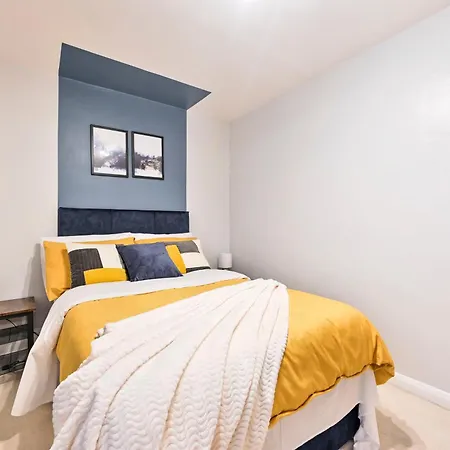 2 Bedrooms Maisonette Byfleet Exterior photo