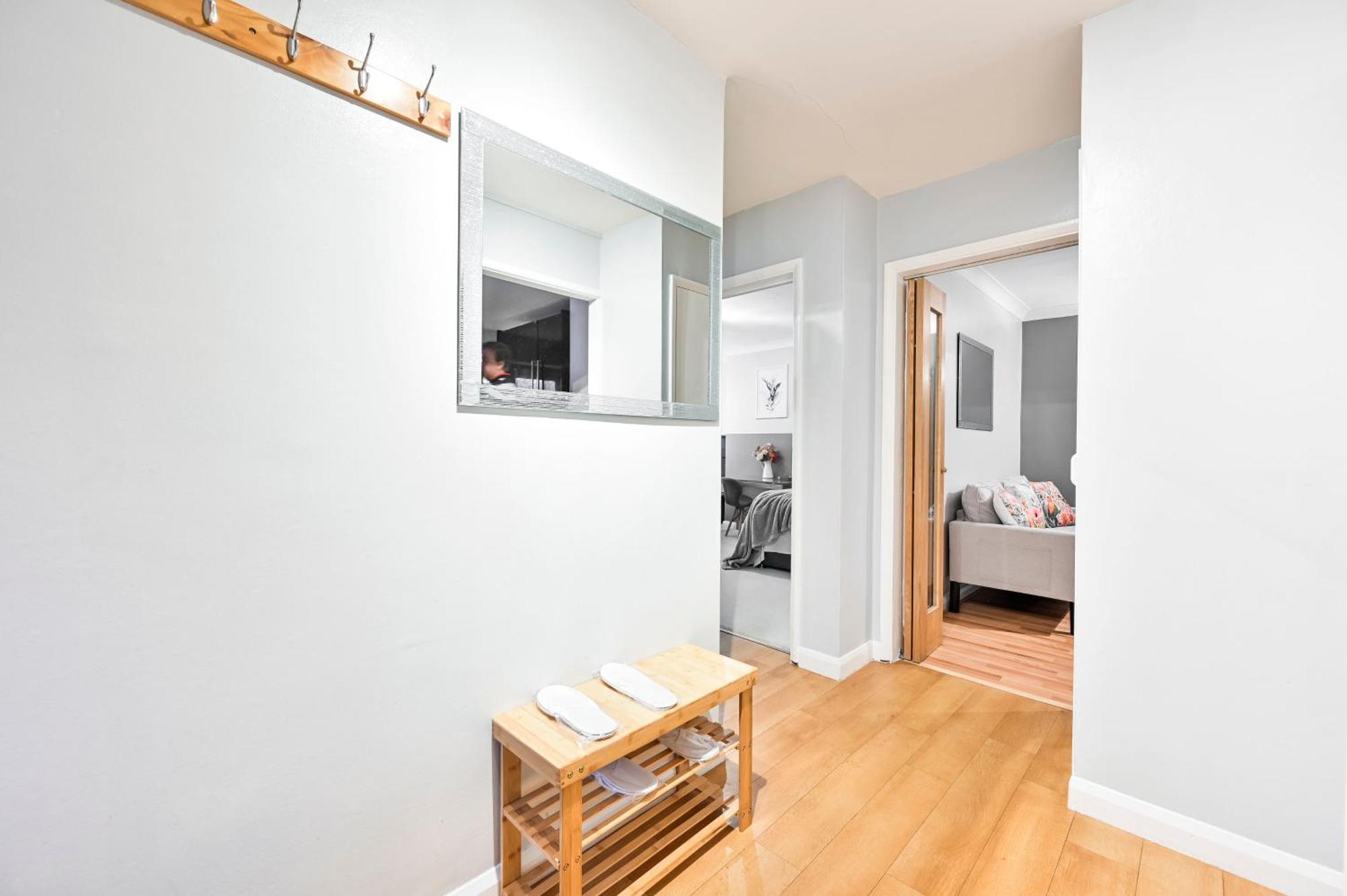 2 Bedrooms Maisonette *